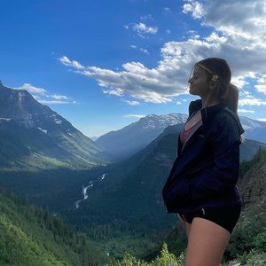 Meet your Posher, Ella